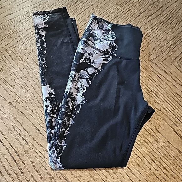 Alo size M leggings - Picture 9 of 9